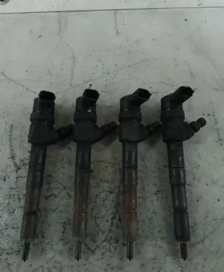 Opel Insignia A Fuel injectors set 0445110327