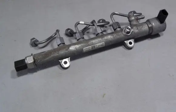 Mercedes-Benz E W212 Fuel main line pipe A6510700475