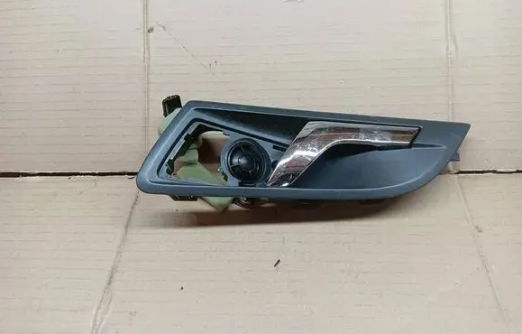 Skoda Superb B6 (3T) Front door interior handle 3T0837247