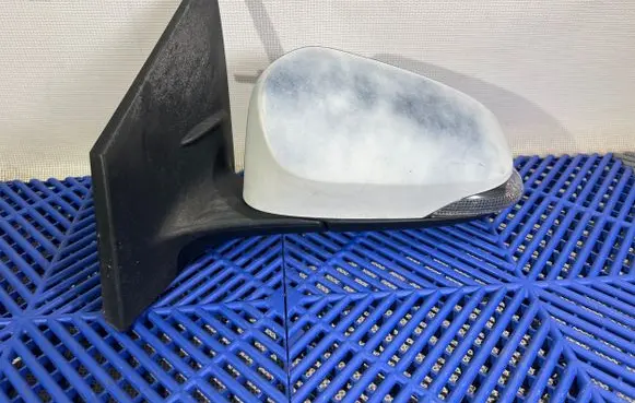 Toyota Auris E180 Front door electric wing mirror 026983
