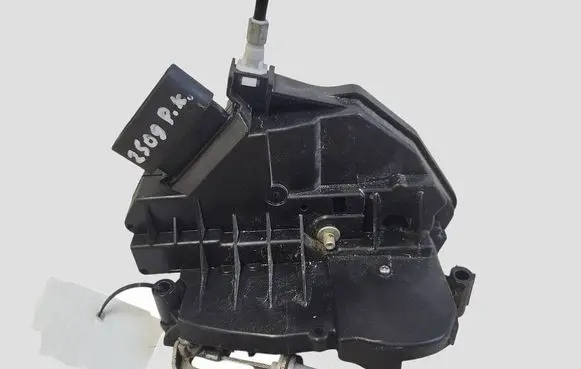 Ford Fiesta Front door lock AE8A5421813