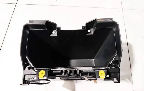 Volvo V50 Glove box 09491937