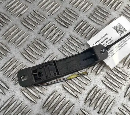 Mercedes-Benz C W205 Keyless system antenna A2059053005