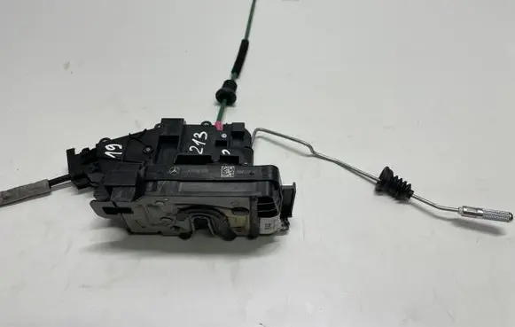 Mercedes-Benz E AMG W213 Front door lock A2220063999