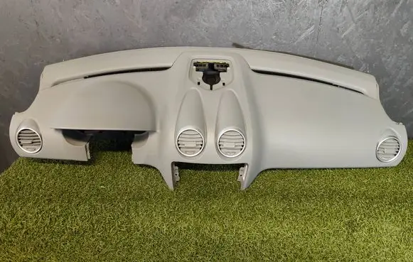 Mercedes-Benz ML W164 Dashboard A1646800387 A2518600805
