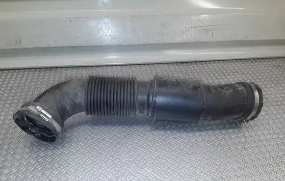 Opel Meriva B Air intake duct part 13259853