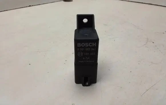 Chevrolet Cruze Glow plug pre-heat relay 96440063