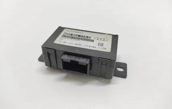 Audi A6 S6 C5 4B Alarm control unit/module 4D0951173D