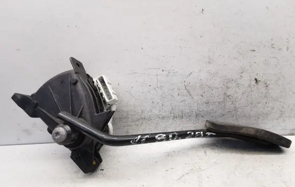 Volvo XC90 Accelerator throttle pedal 30683521