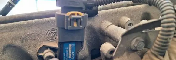 Opel Astra H Air pressure sensor 0281002437