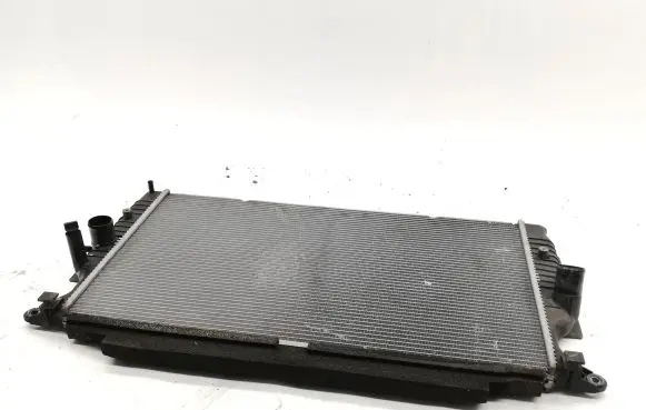 Toyota Avensis T270 Coolant radiator