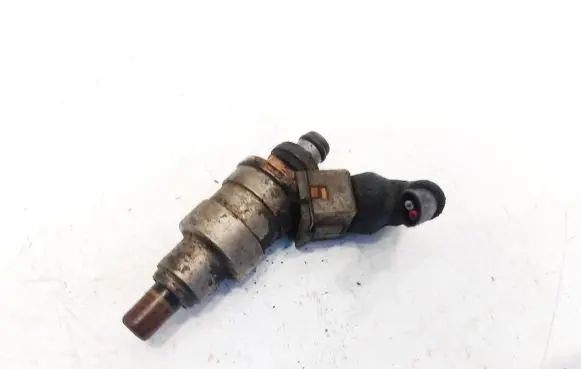 Nissan Sunny Fuel injector a46000001