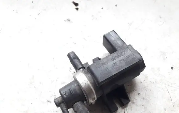 Volkswagen Golf IV Vacuum valve 1J0906627