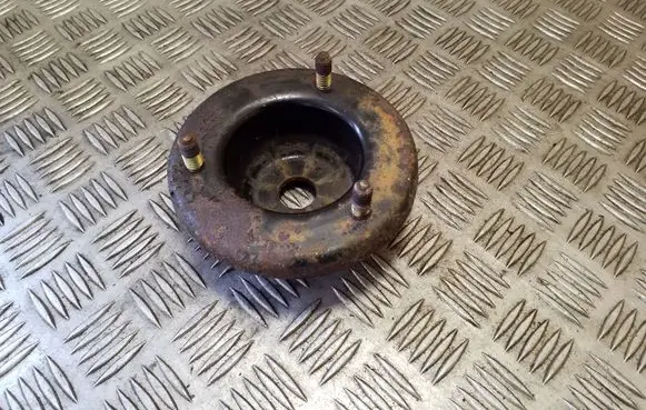 Mitsubishi Pajero Coil spring mount 