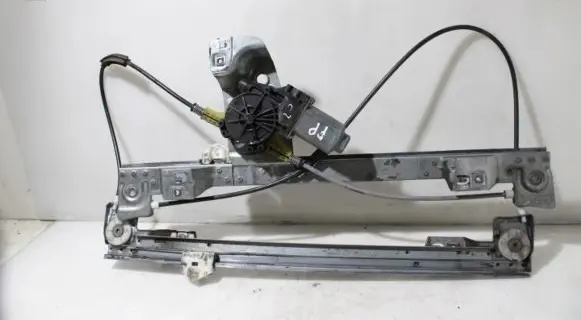 Renault Kangoo II Front window lifting mechanism without motor