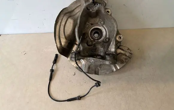 BMW 4 F32 F33 Front wheel hub 6859004