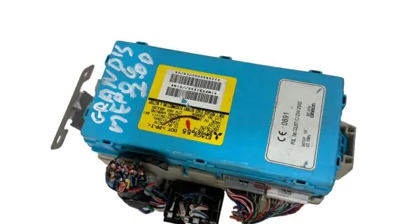 Mitsubishi Grandis Fuse module MR587655 G8C507M