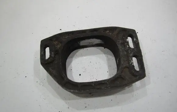 Audi A4 S4 B6 8E 8H Engine mounting bracket 8D0199335