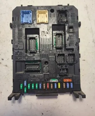 Citroen C5 Fuse module 281197595