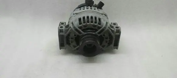 Opel Zafira B Generator/alternator 55556065