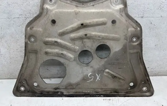 BMW X5 F15 Engine splash shield/under tray 6853815 4015