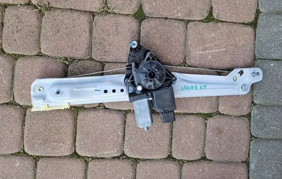 Opel Crossland X Rear window lifting mechanism without motor 39187591