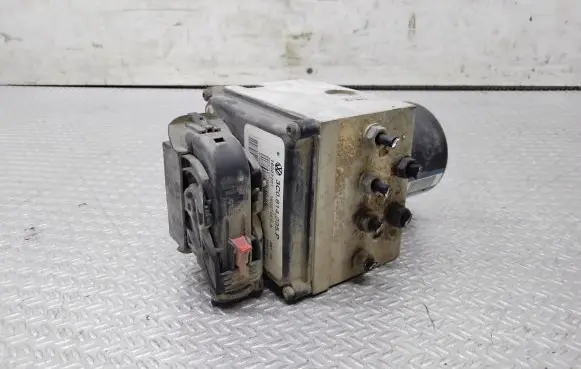 Volkswagen PASSAT B6 ABS Pump 3C0614095P 16027201