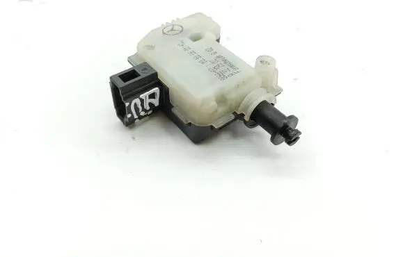Mercedes-Benz CLS C219 Seat adjustment motor A322902