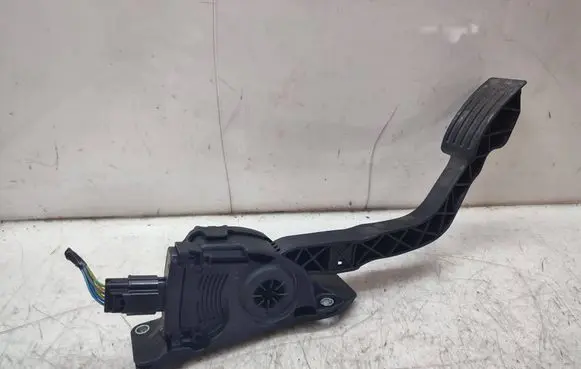 Ford Kuga II Accelerator throttle pedal CV619F836HB