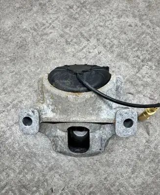 Porsche Macan (95B) Engine mount bracket 8R0199381