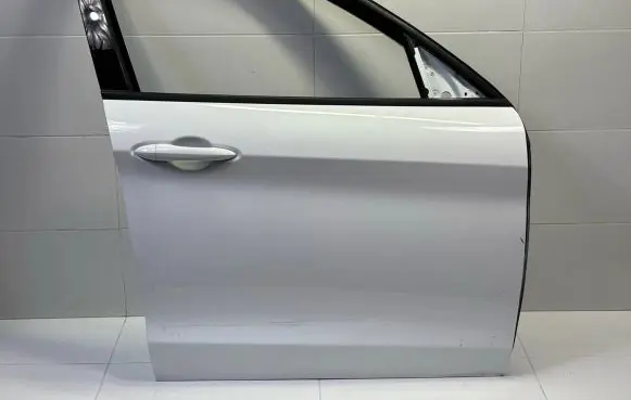 Alfa Romeo Stelvio Front door