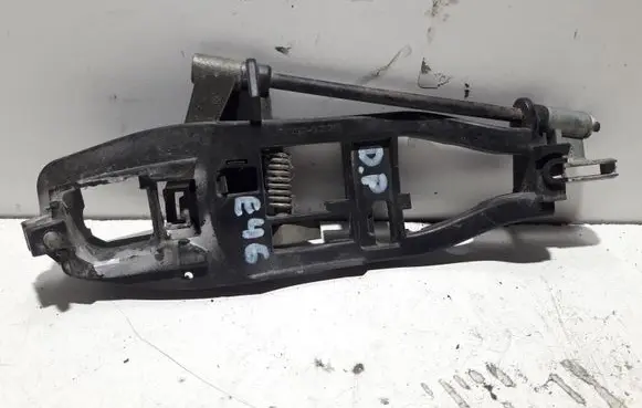 BMW 3 E46 Front door exterior handle/bracket 