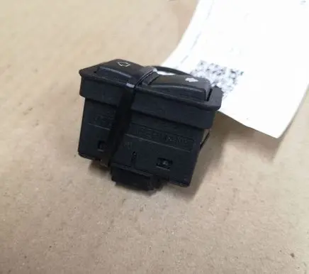 BMW 5 E39 Electric window control switch 8368974