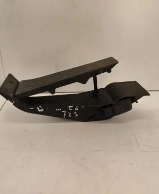 BMW 5 E60 E61 Accelerator throttle pedal 6766930 061103 25946010