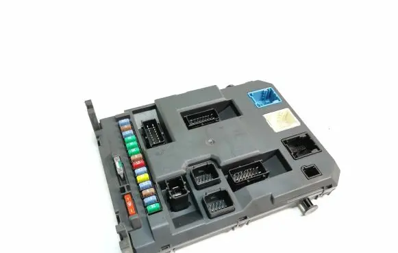 Citroen DS3 Fuse module 9666952280