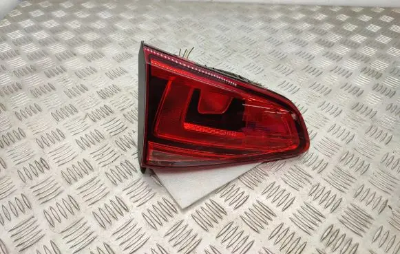 Volkswagen Golf VII Tailgate rear/tail lights 5G0945093T