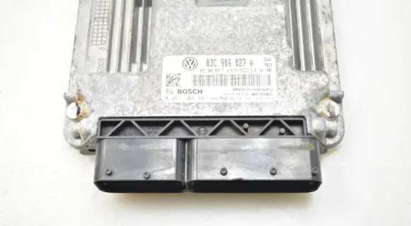 Volkswagen Tiguan Engine control unit/module 03C906027A
