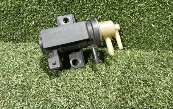 Renault Trafic III (X82) Turbo solenoid valve 149566740R