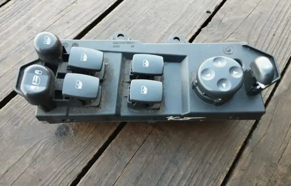 Chrysler Pacifica Electric window control switch 04685980AF