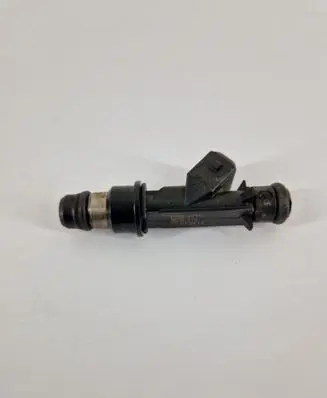 Volkswagen Polo V 6R Fuel injector 25313846