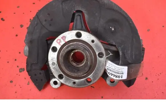 Jaguar XJ X308 Front wheel hub spindle knuckle 