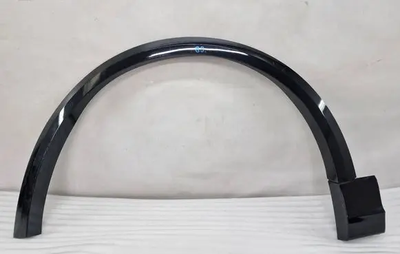 Audi RS Q8 Front arch trim 4M8853717E 4M8853717F