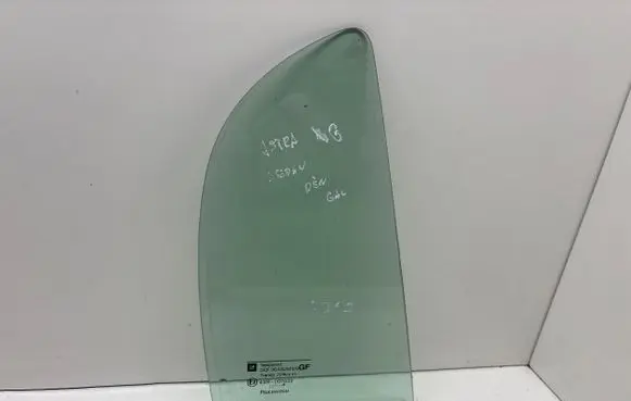 Opel Astra G Rear vent window glass 43R007022