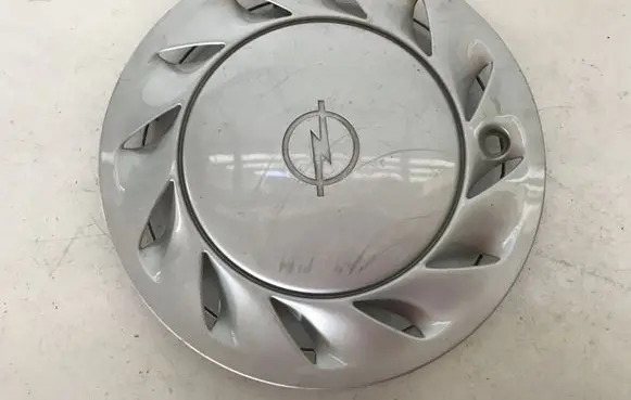 Opel Vectra A R14 wheel hub/cap/trim 90287590