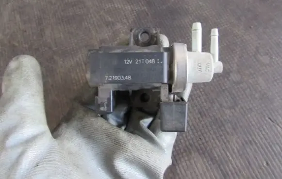 Opel Signum Valve vacuum 72190348 21T048
