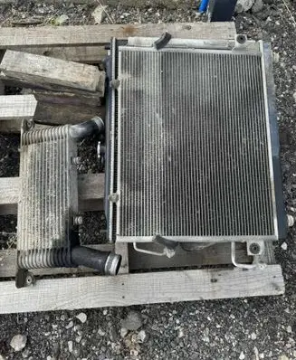 Mitsubishi Pajero Radiator set 