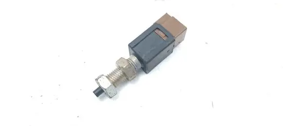 Subaru Impreza I Brake pedal sensor switch