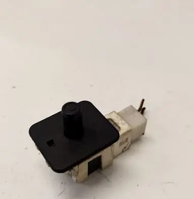 Mercedes-Benz E W211 Front door sensor 2028209410