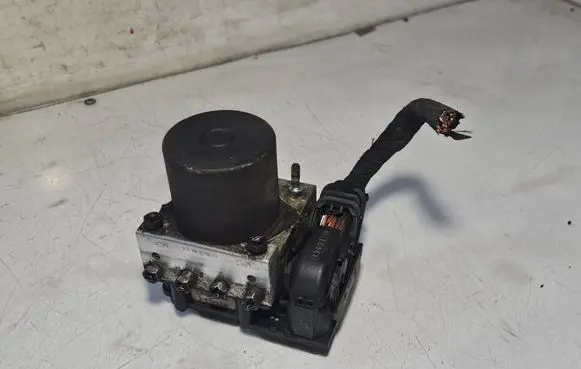 Opel Vivaro ABS Pump 0265232356 877527