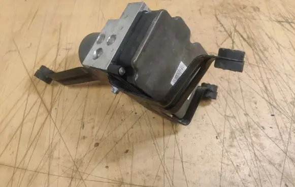 BMW X5 F15 ABS Pump 3451688472901 34516884729 6884729